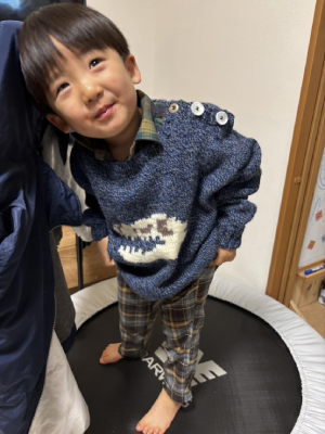 甥っ子への初編みセーター	